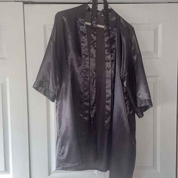 Silk Robe - Picture 3 of 3